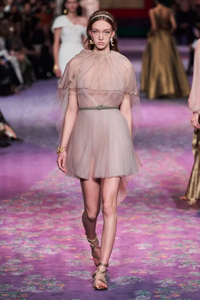 Look 35